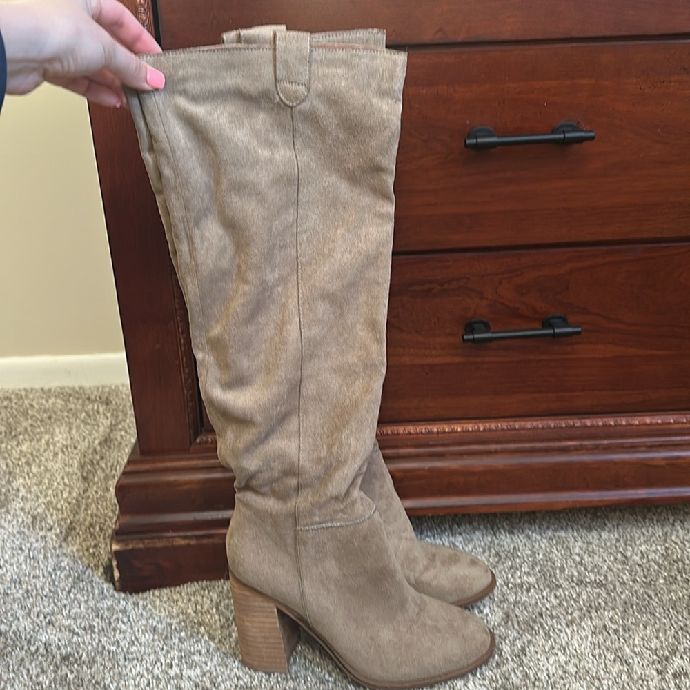 Women's Tan Knee-High Boots - Picture 3 of 10